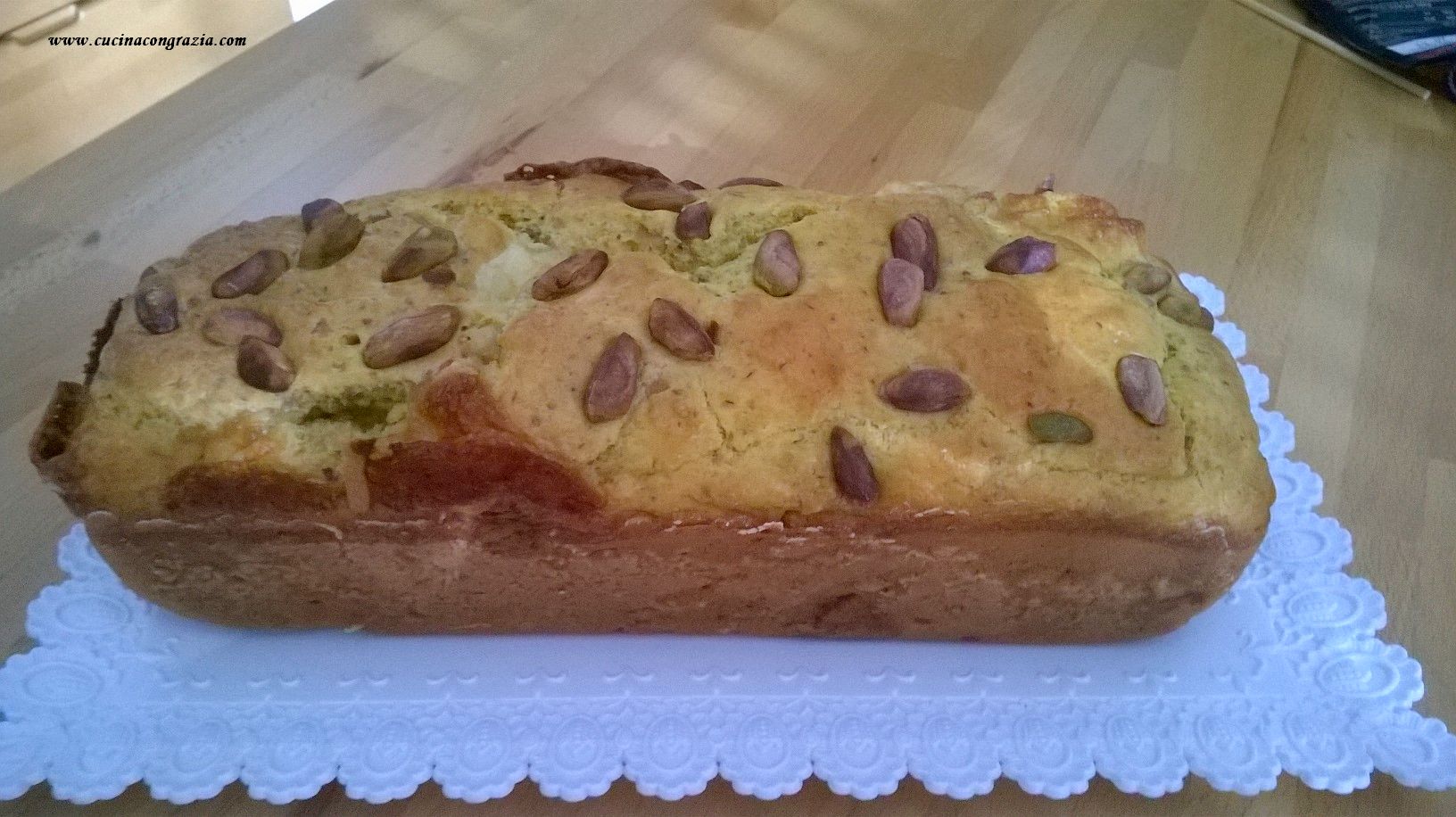 plumcake mortadella e pistacchi