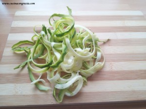 spaghetti di zucchine gamberi