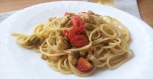 spaghetti gamberetti e pesto